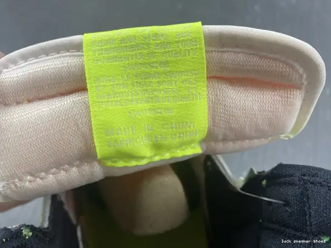 Rep LUCY Jordan Air 1 High OG 555088-702 Volt 0526